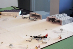 1:400 Model Airport Tropical Single Runway