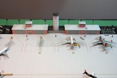 1:500 Model Airport Tropical Single Runway